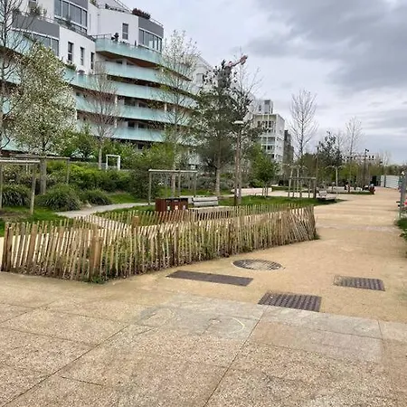 Modern Stylish Secure 2br Near Paris Private Parking Lägenhet *