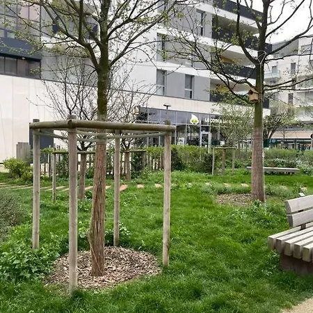 아파트 Modern Stylish Secure 2br Near Paris Private Parking 루얼말메이슨