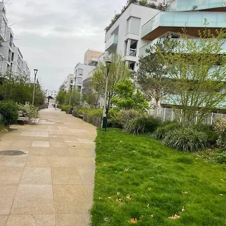 Modern Stylish Secure 2br Near Paris Private Parking