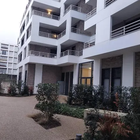 Modern Stylish Secure 2br Near Paris Private Parking *