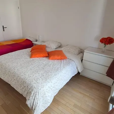 Modern Stylish Secure 2br Near Paris Private Parking Lägenhet