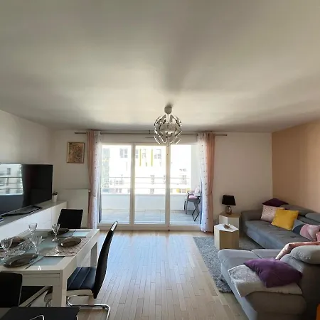 Modern Stylish Secure 2br Near Paris Private Parking