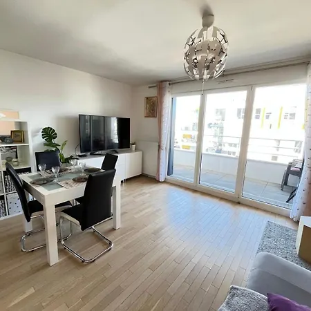 Modern Stylish Secure 2br Near Paris Private Parking *